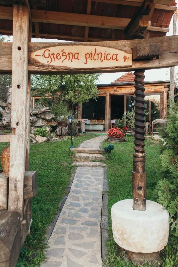 Готель Gresna Pilnica Klenovnik Екстер'єр фото